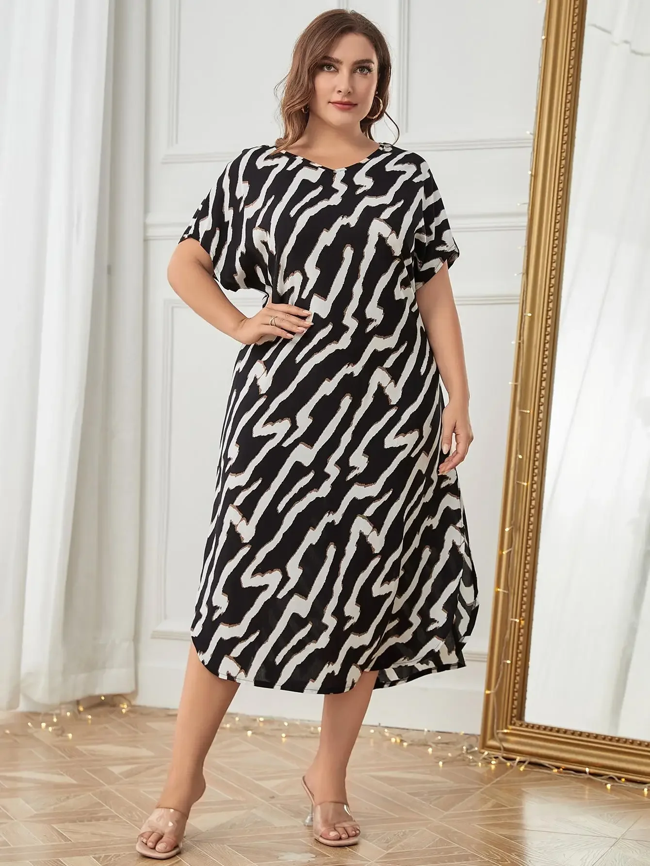 Zebra Print Plus Size Women\'s Nightgown Side Split Sleepwear V Neck Short Sleeves Nightdress Back V Cut Pajamas Dress Nightwear