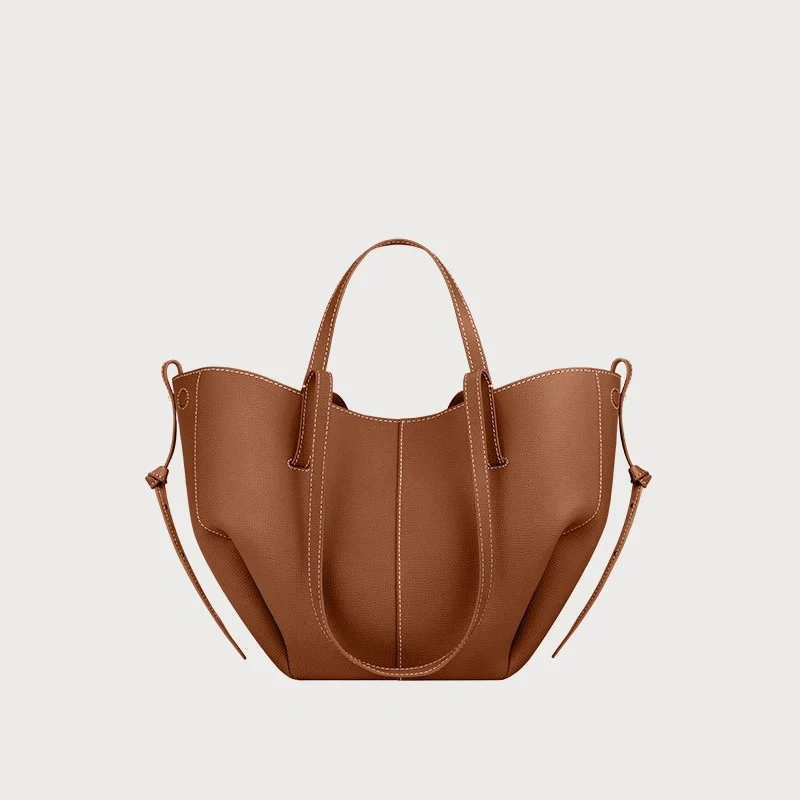 

A large-capacity wing-shaped single-shoulder tote bag for women, suitable for commuting and shopping