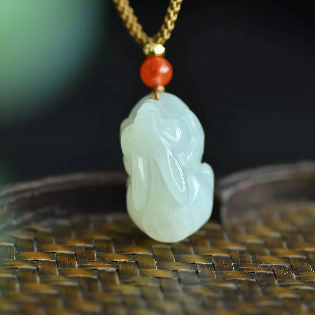 

Exquisite Hetian Jade Zodiac Rabbit Pendant Jewelry 3990#