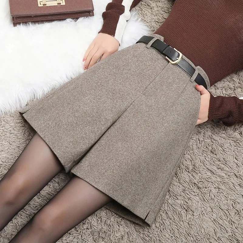 Women's Woolen Shorts Autumn winter High waisted A-line Wide leg Coffee Colored Suit thick Bottom Five quarter Pants Female
