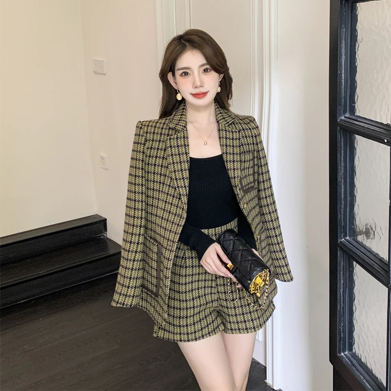 

2024 Autumn Winter Women 2 Piece Set Fashion Vintage Plaid Top Coat Tweed Casual Office +Casual Short Pant Sets