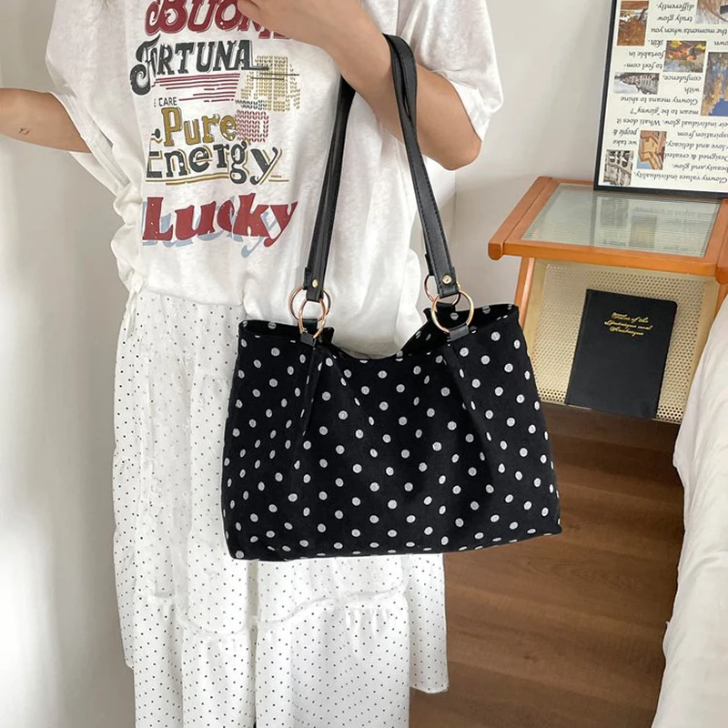 Canvas-Umhängetasche mit Polka-Dot-Print, Damen-Shopper mit großer Kapazität, koreanische Nischen-Handtasche mit vielseitiger Magnetschnalle – Detail 18