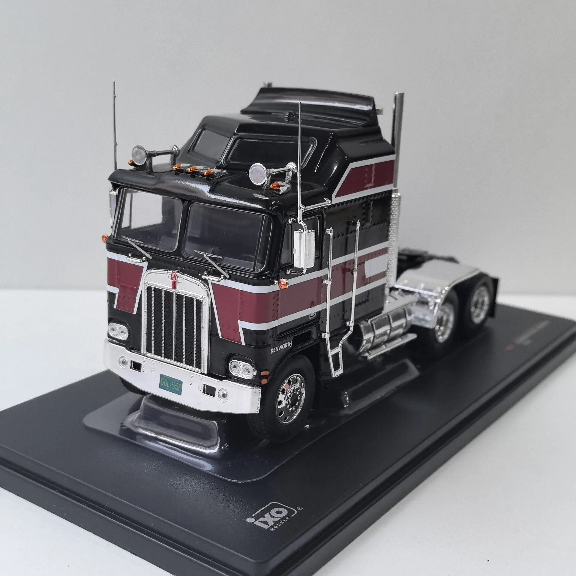 IXO Diecast 1:43 KENWORTH K100 Aerodyne 1976 cabeza de remolque simulación coche en miniatura de aleación vehículo coleccionable juguetes de recuerdo