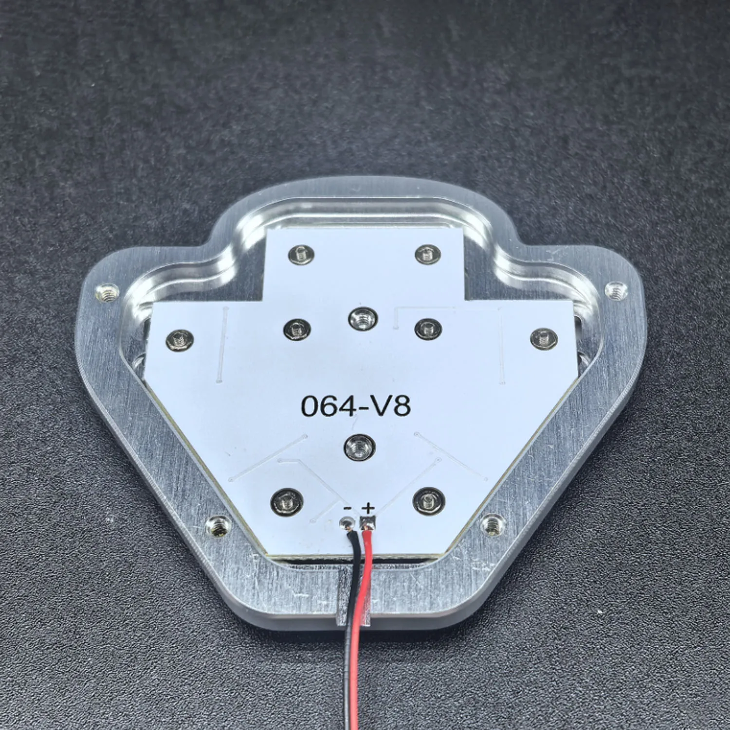 Reservecabine 5V LED-lichtbak Metaal V8 Logo Lam voor DIY Tamiya 1/14 RC Truck Hydraulische Dumper 56371 R620 R470 770S Vrachtwagen Auto