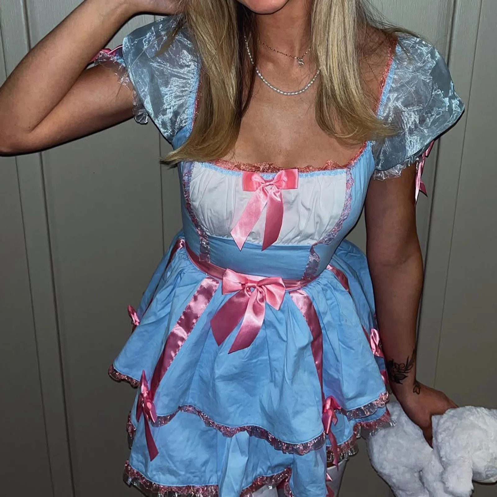 فستان تنكري نسائي للهالوين مزخرف بفيونكة على شكل حرف A وأكمام قصيرة فستان تنكري وربطة عنق وياقة عنق مكونة من قطعتين