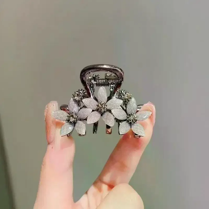 

Заколка для волос со стразами и цветком, маленькие заколки в виде когтей акулы для девочек, модные аксессуары для волос, упрощенные, элегантные, для вечеринок, для ежедневного использования