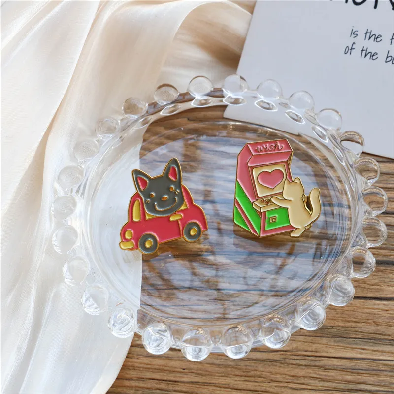 Cartoon Love Game Console Cat Enamel Brooch Cute Driving Pink Car Puppy Animal Alloy Badge Men Women Collar Pins Jewelry Gifts