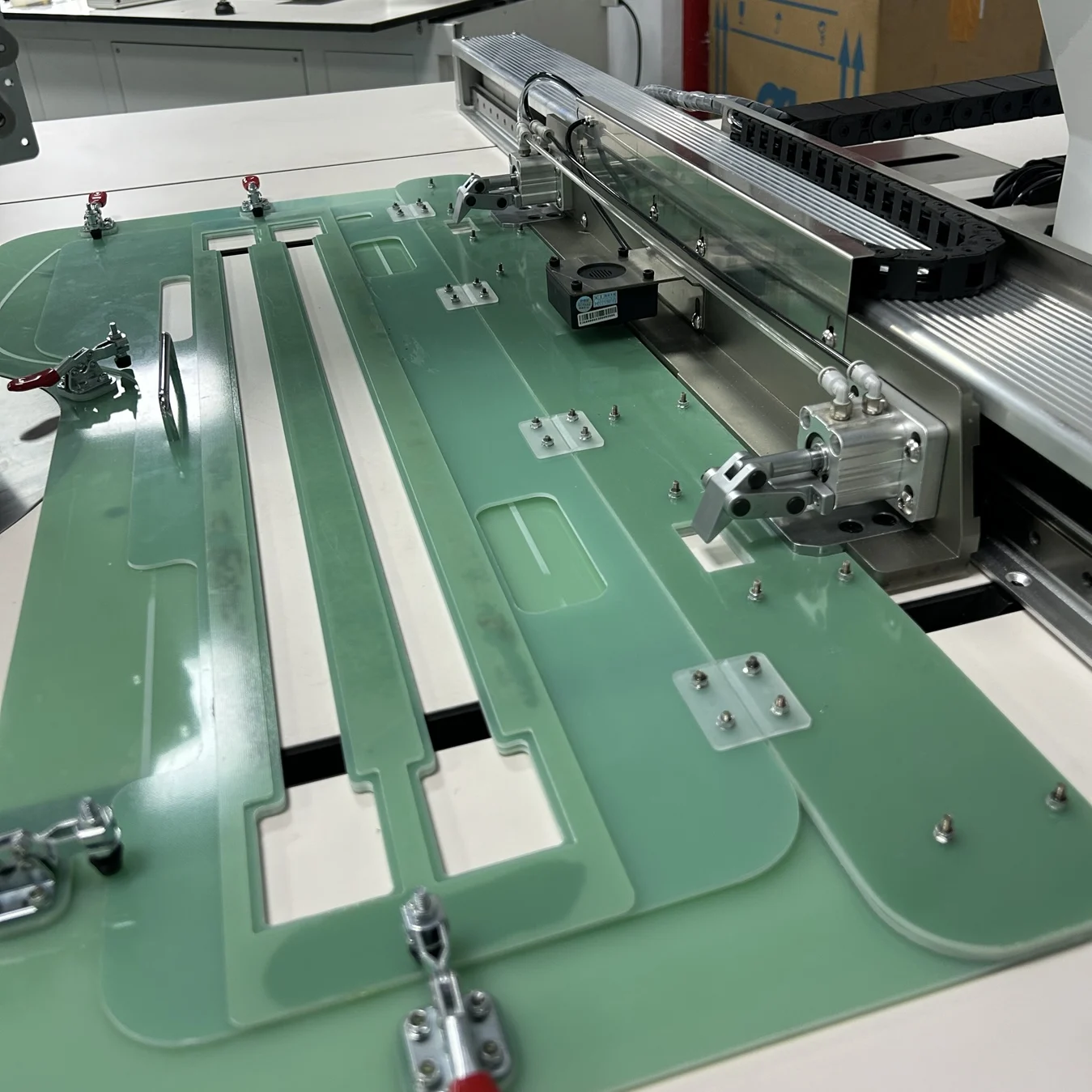 ATV&UTVCARWIN10060 Double Needle Rotary Pattern Sewing Machine | OEM/ODM Customization Supported