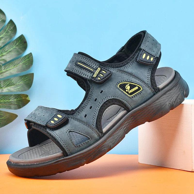 Neue Sommer-Herren-Sandalen aus echtem Leder, klassische Freizeitschuhe für Herren, Outdoor-Strandsandalen, römische Sommer-Wasserschuhe für Herren, Größe 38-46