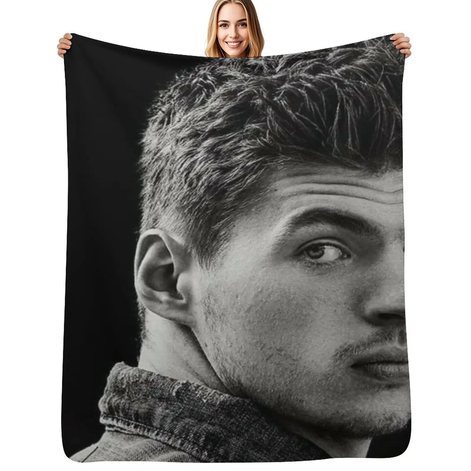 

m verstappen Throw Blanket Soft Blankets For Sofas Fashion Sofas Beach Blankets