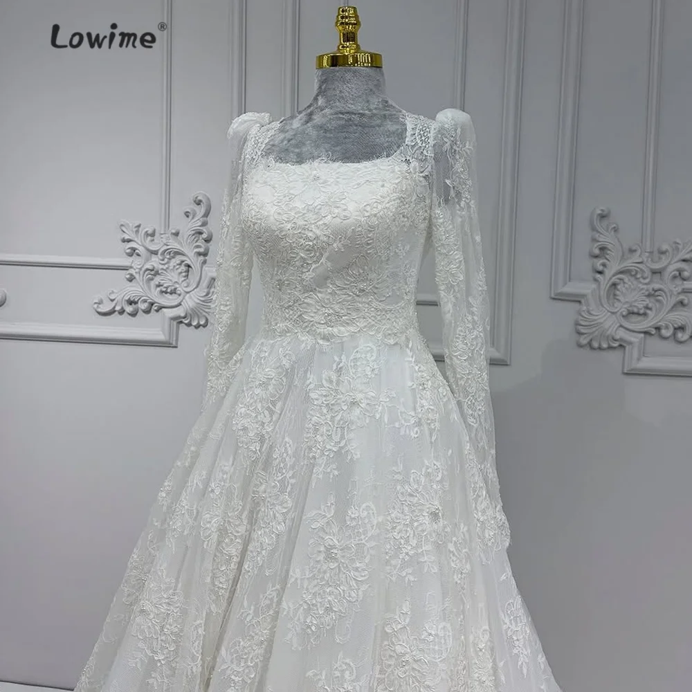 Light Wedding Dress Vintage Lace Embroidery Dress Long Sleeve A-Line Dress White Long Tulle Dress Suitable for Engagements