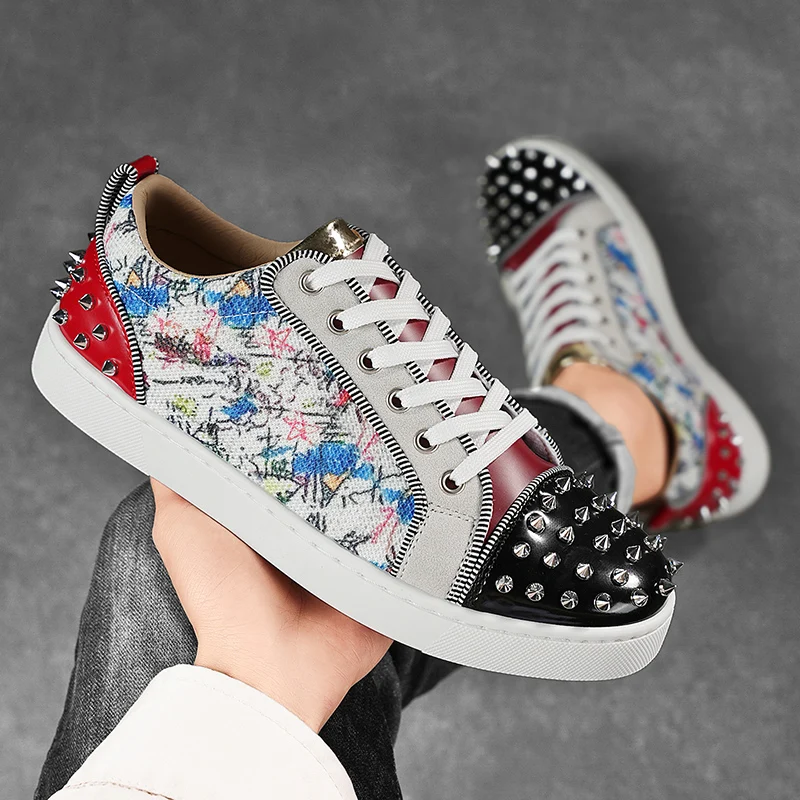 

Sneakers Casual Men Designer Rivet Punk Board Shoes Fashion Leather Canvas Breathable Height Increased Flat Platform White Shoes