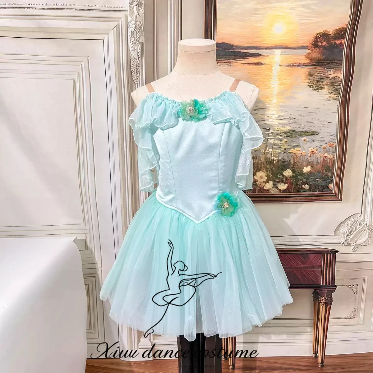Variante del amuleto de Cupido de color verde agua, disfraz de bailarina con falda esponjosa, diseño personalizado para actuaciones de ballet.