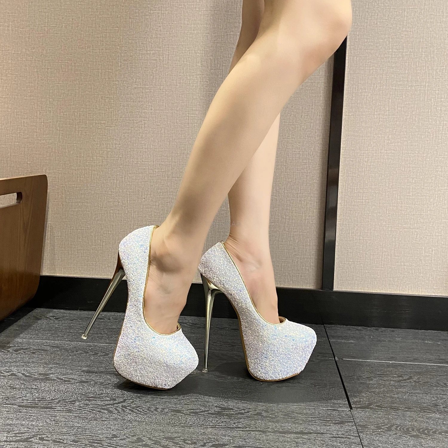 New slim high heels, round toe, shallow mouth, sequins, color changing, sexy large size 45 women's shoes