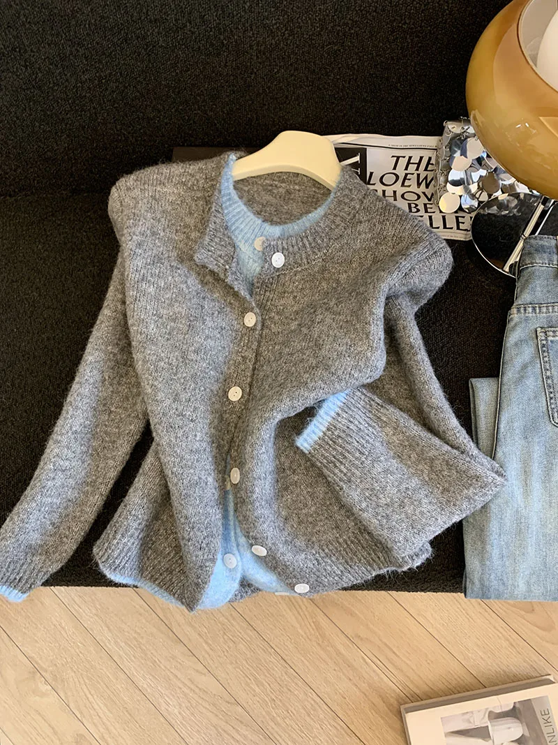 Color Blocking Fake Two-Piece Cardigan Women's Autumn/Winter 2025 New Comfortable and Versatile Loose and Thick Knitted Top