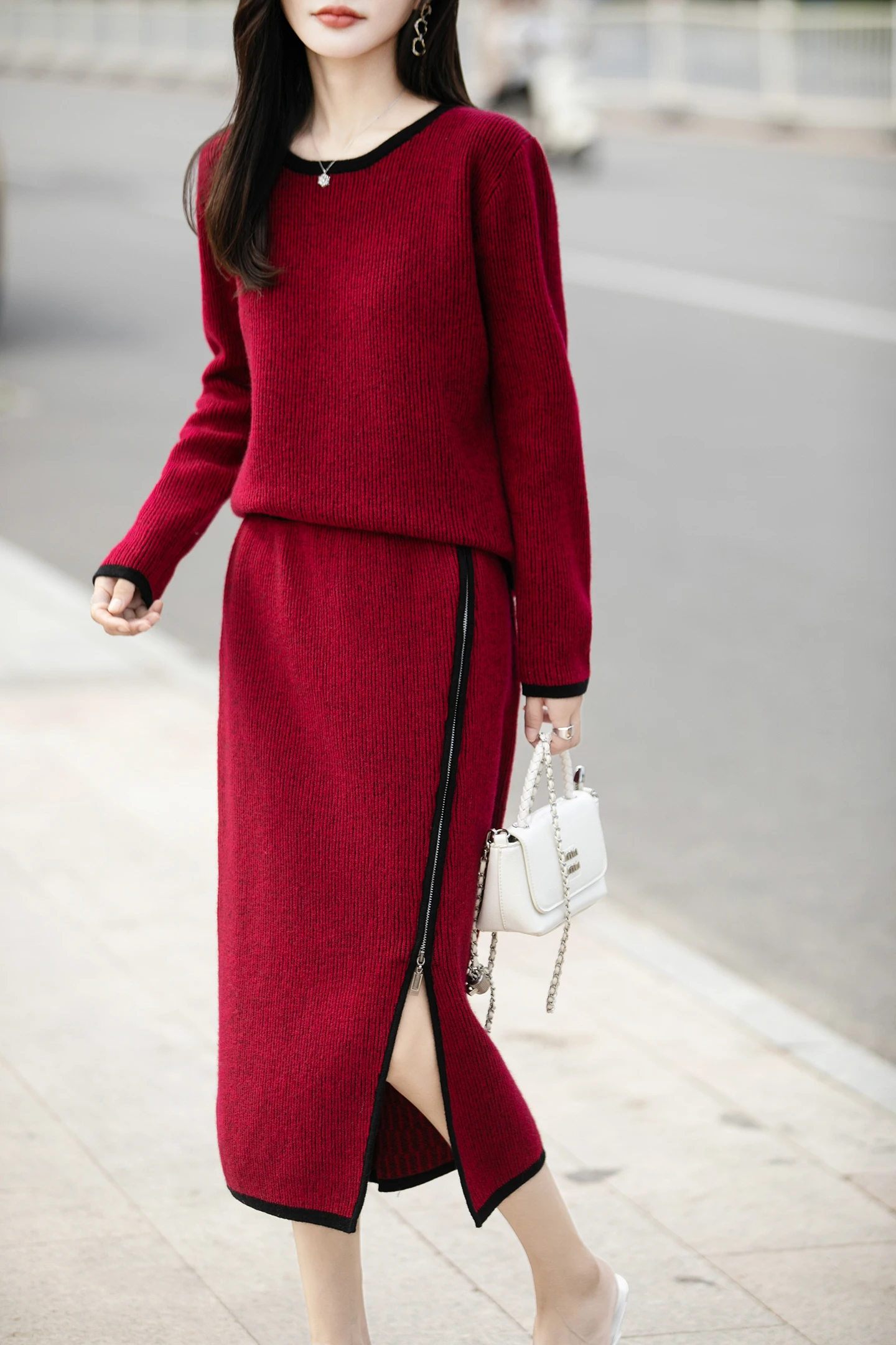 

Костюм из 100% чистой шерсти, женский пуловер с круглым вырезом и длинными рукавами, свитер с эластичной резинкой на талии, разделенная юбка, шерстяной костюм из двух предметов