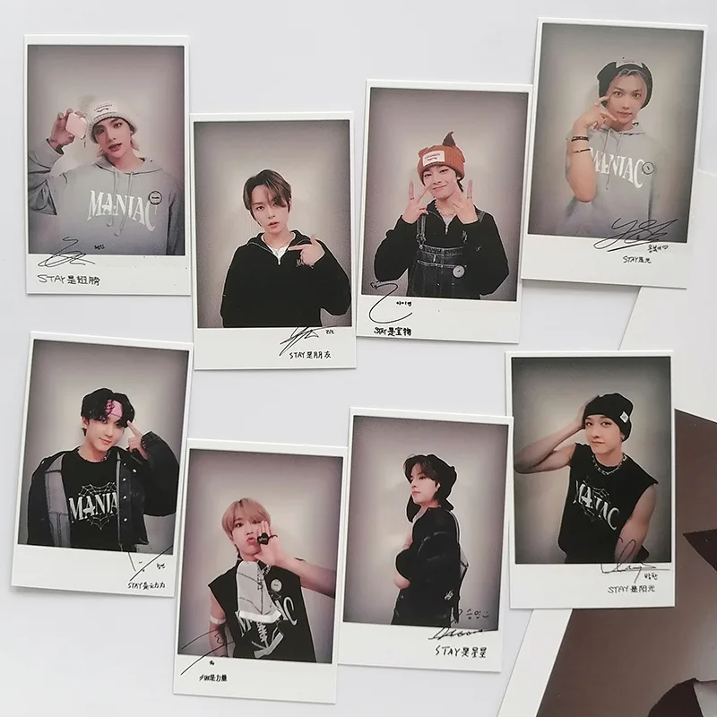 

Открытки с участниками мужской группы SKZOO, карточки Polaroid, коллекционные карточки с символикой Stray Kids.