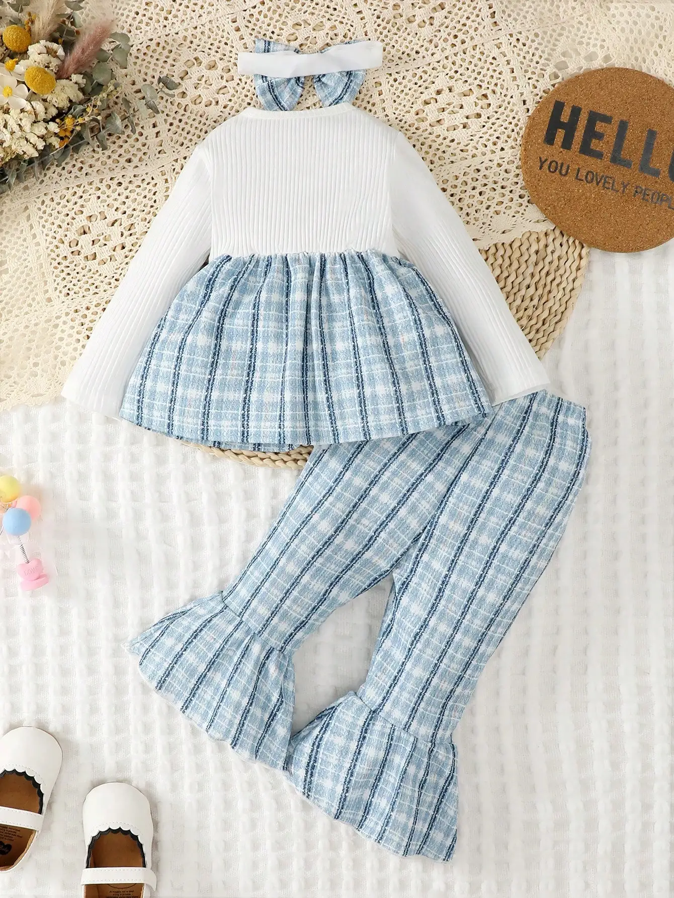 0-2 فتاة عصرية لطيف رومانسية بيضاء حفرة قطاع الربط الأزرق متقلب كم طويل مع السراويل البطن الزرقاء و Hairba