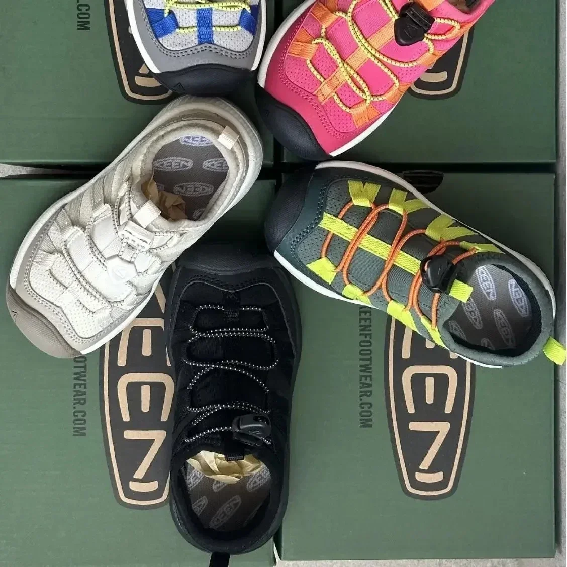 

Весенне-летняя новая спортивная обувь для занятий спортом на открытом воздухе, подходящая для отдыха и спорта, легкая и удобная