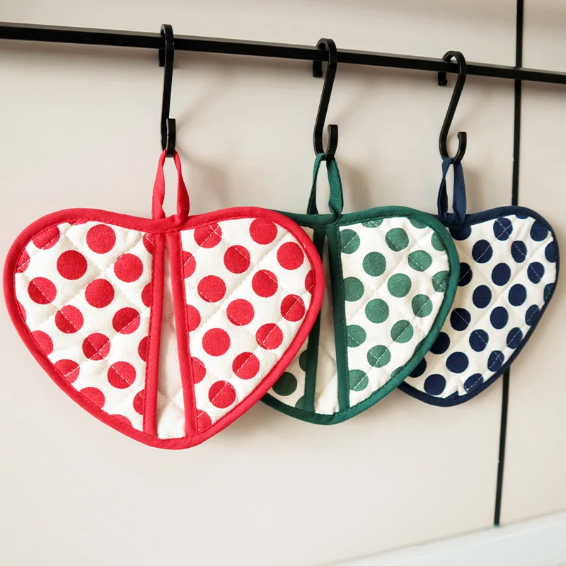 

Heat-resistant gloves for baking kitchen double-layer thick cotton heart-shaped hand clip heat insulation pad