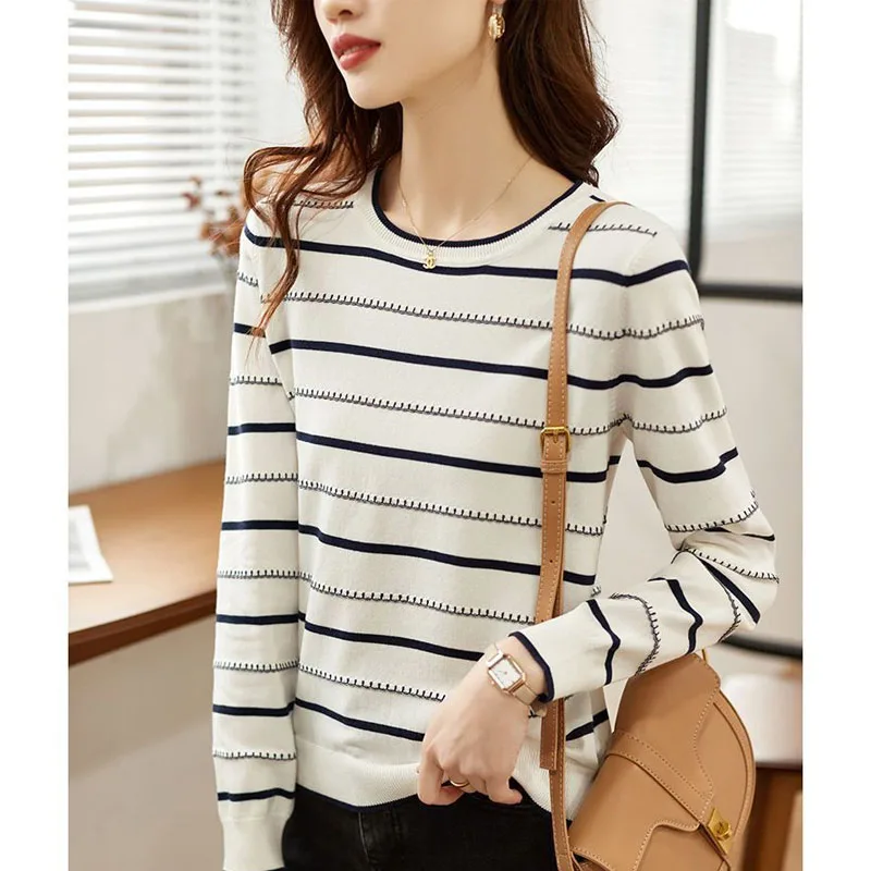 New Autumn Fashion Korean Striped Round Neck Casual Loose Versatile Slim and Fashionable Long Sleeve Knitted Women\'s Sweater