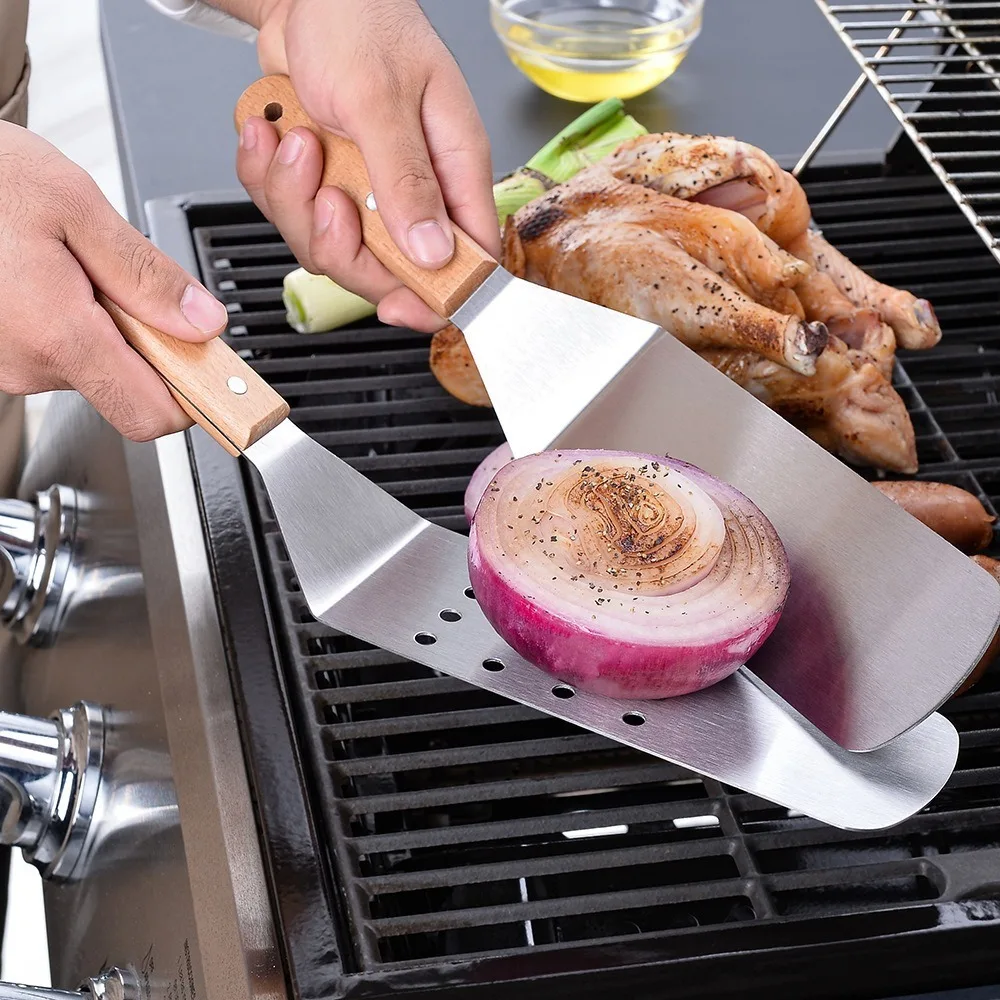 Wooden Handle Iron Plate Barbecue Shovel, Iron Plate Burning Material Tool Eleven-piece Set Griddle Accesssiores