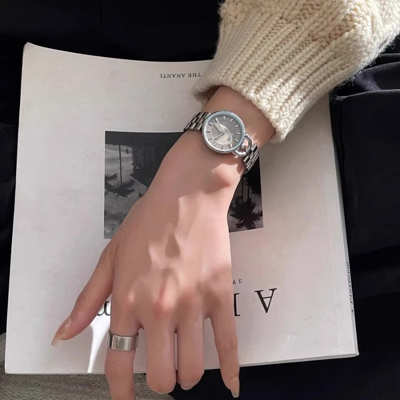 Classic Trend Ladies Watch Elegant Simple Light Luxury Retro 2025 Waterproof Quartz Watch Birthday Gift
