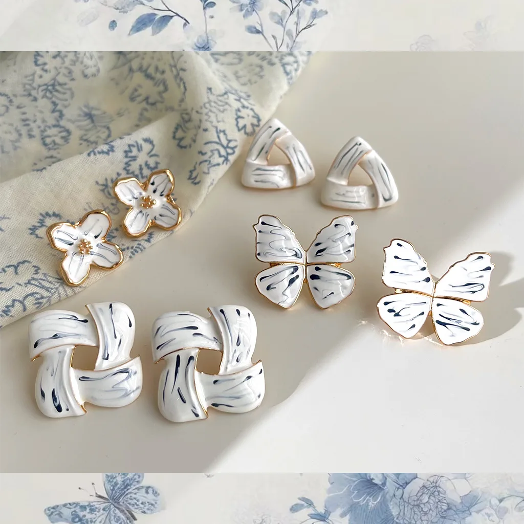 Chinese Style Blue White Porcelain Dye Dripping Earrings Women Unique Design Luxury Elegant Versatile Ear Studs Accessories
