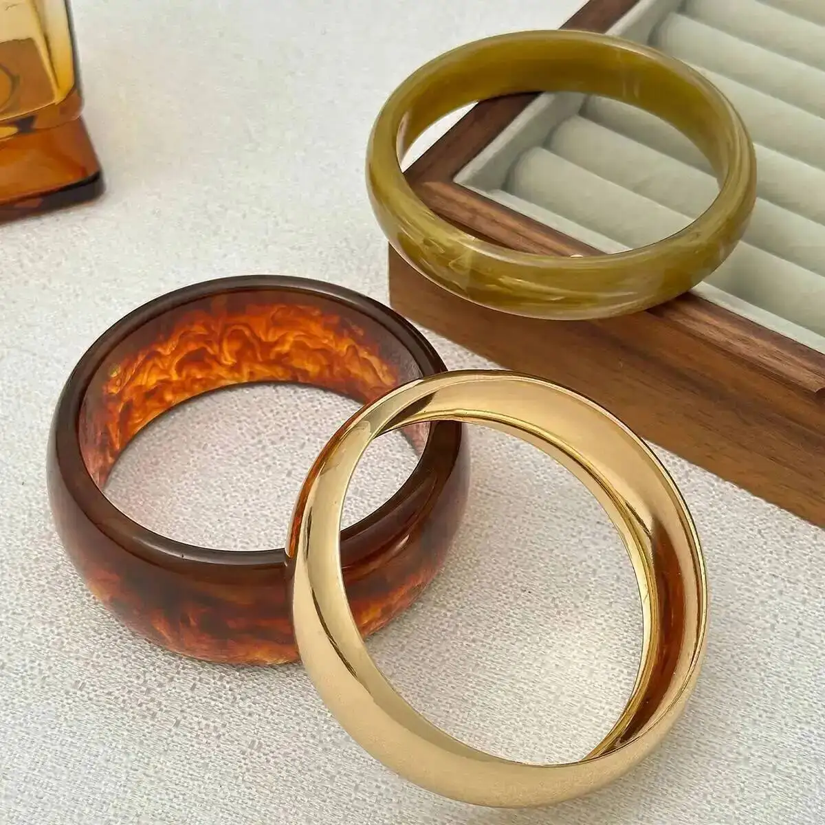 

Lacteo 3 Styles Vintage Brown Green Thick Resin Bangles for Women Exaggerated Stackable Metal Bracelets Steampunk Party Jewelry