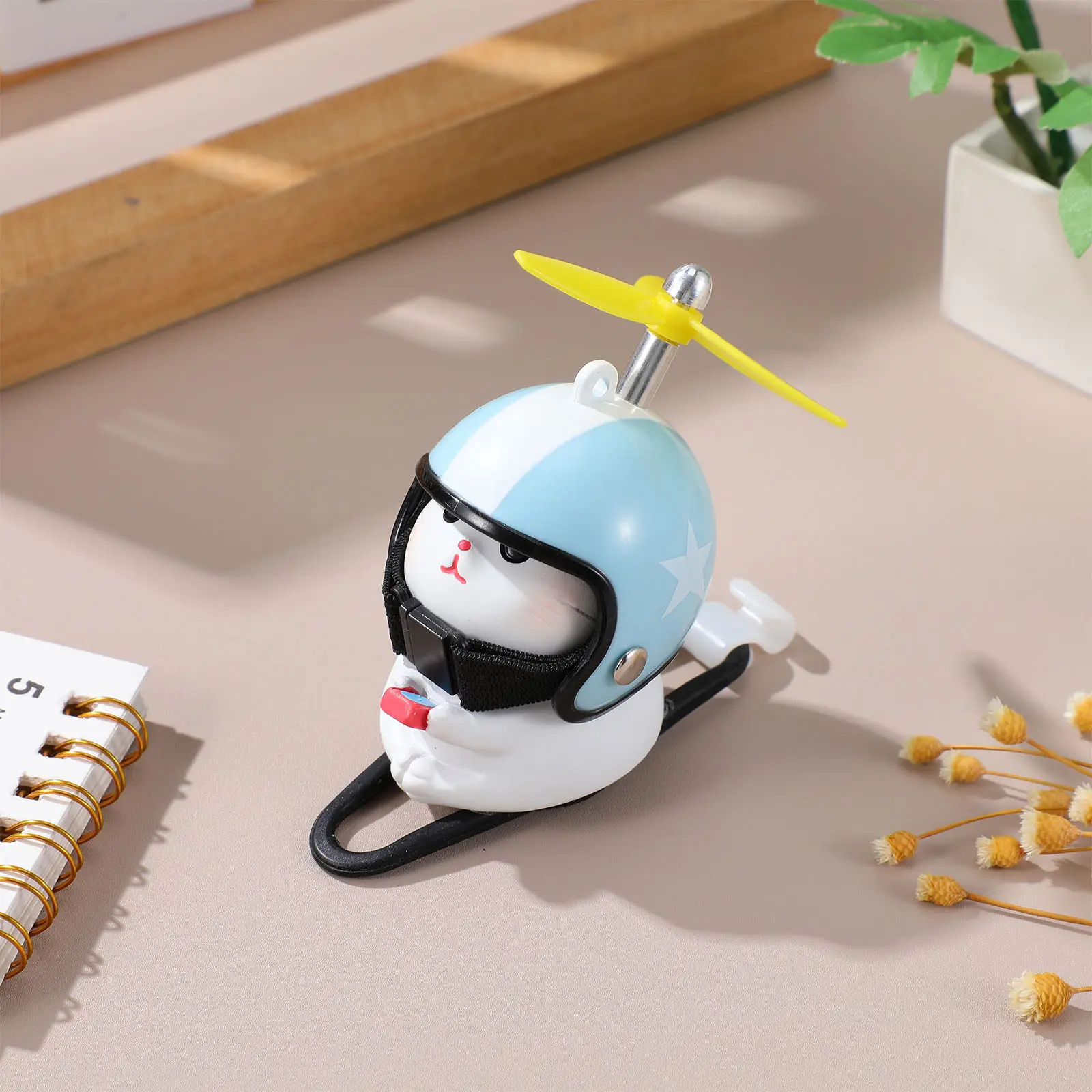 Lovely Cat Propeller Decoration Bike Motorcycle Car Dashboard Ornament Resin Cat Bike Decor Funny