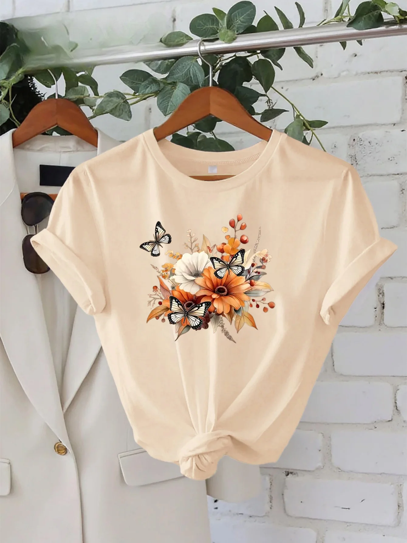 Women's Casual Short Sleeve Floral and Butterfly Pattern T-Shirt Christmas Gift Print Perfect Christmas Gifts Aesthetic Clothe