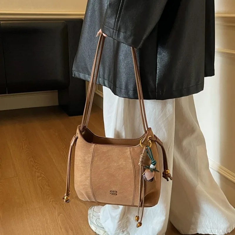 

Студенческая кожаная сумка-кроссбоди: высококачественная, в парижском классическом винтажном стиле, повседневная, простая сумка-тоут, модная для молодых девушек, школьная.