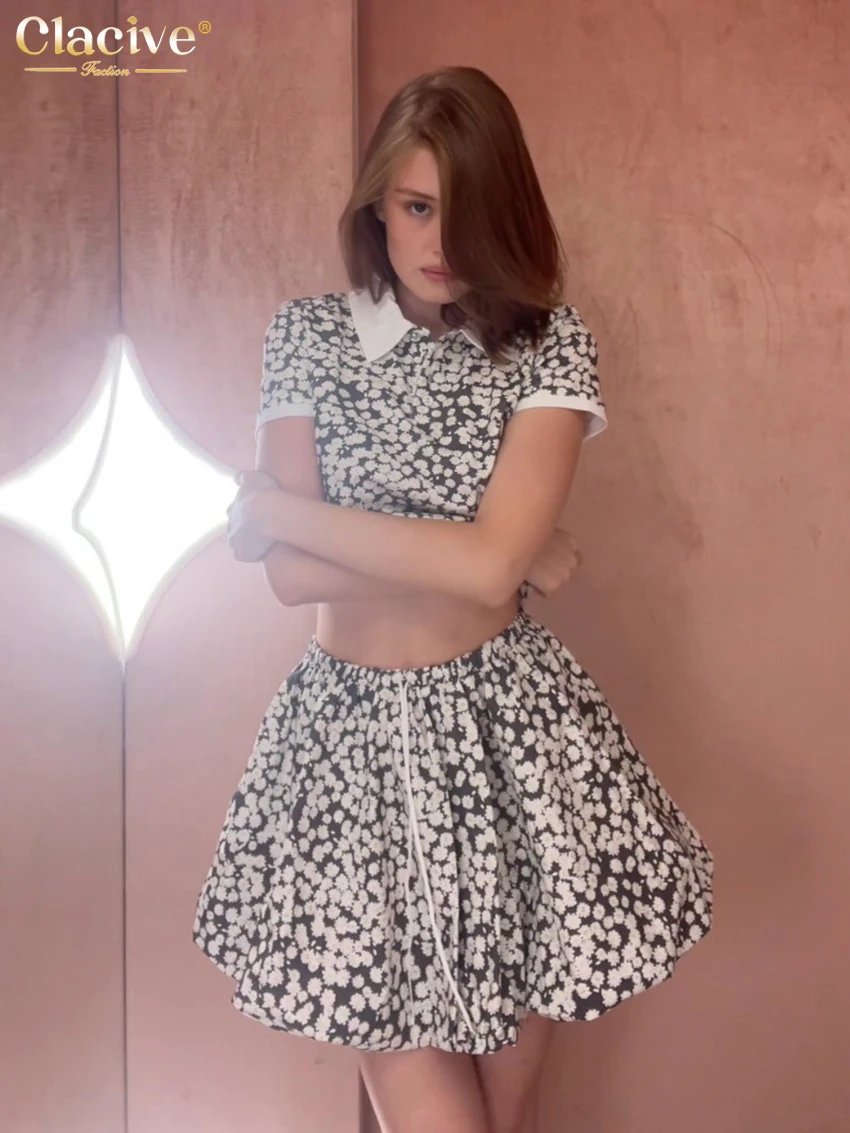 

Clacive Summer Loose Print 2 Piece Set Women Sexy Short Sleeve Crop Shirt With High Waist Mini Pleated Skirt Set Female Clothing