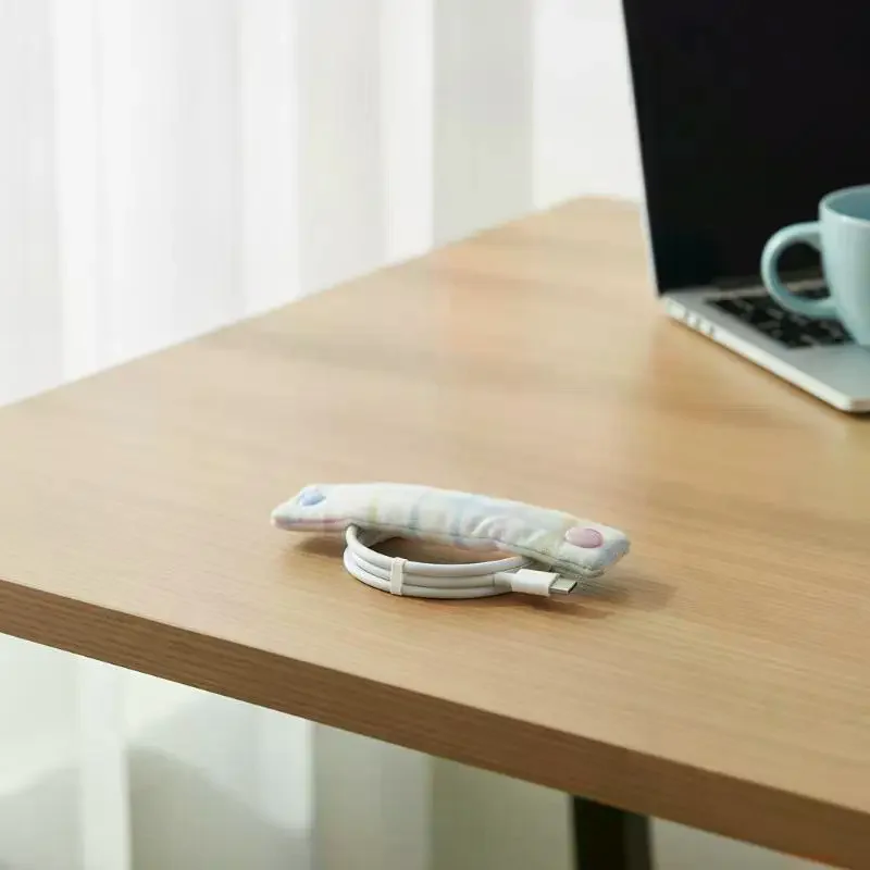 

INS Style Cute Fabric Data Cable Organizer, Cord Keeper, Ideal for Home, Office, Travel, Prevents Tangling, Soft Material
