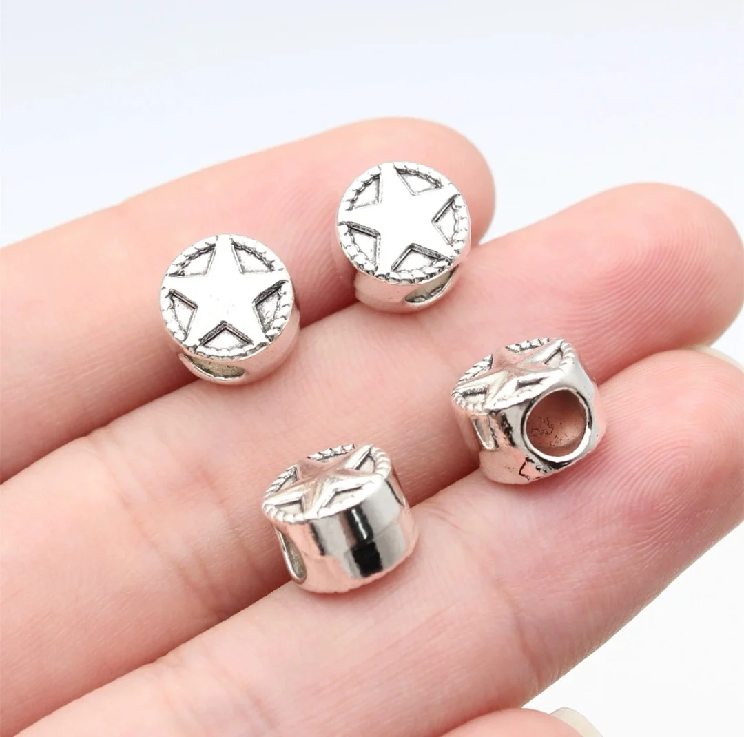 15 Uds. Cuentas chapadas en plata tibetana de metal de aleación de Zinc de 10x10x7mm T1379 para fabricación de joyas