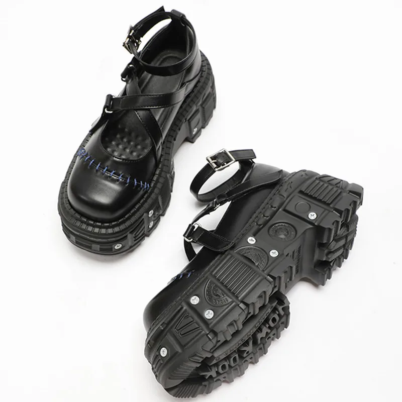 Gothic Mary Janes สำหรับผู้หญิง, รองเท้าส้นตึกสายรัดข้อเท้าแบบไขว้หัวมนพื้นหนารองเท้าผู้หญิงพังค์ตกแต่งโลหะ