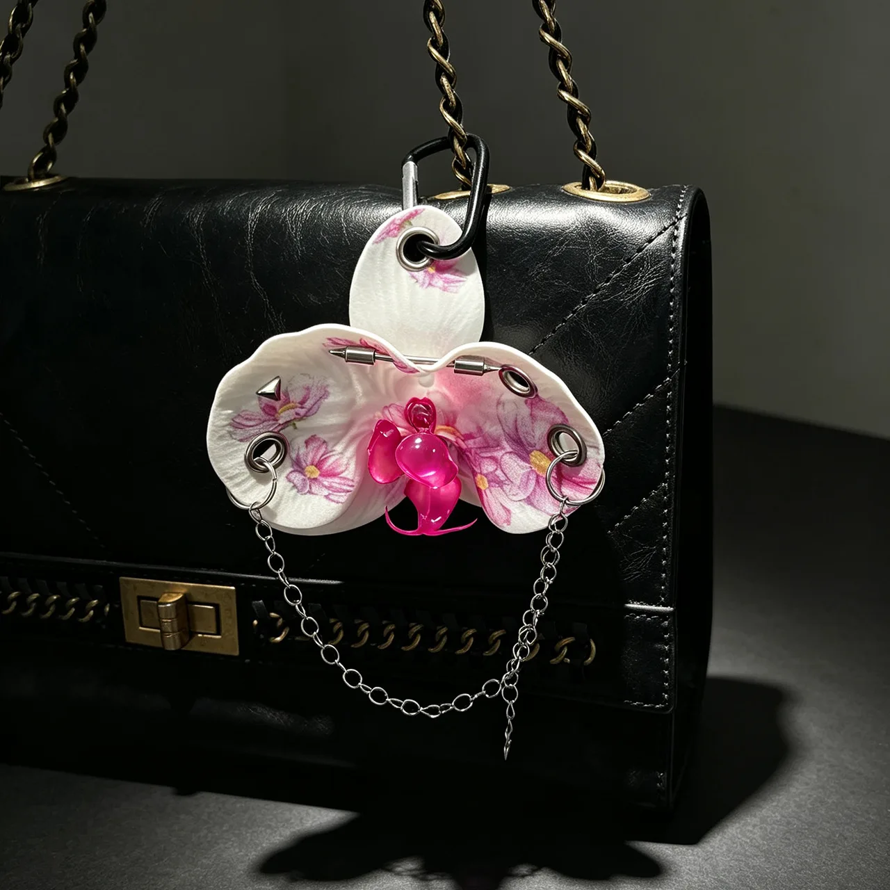 Punk Fashion Simulation Flower Orchid Keychain with Metal Chain Backpack Decoration Gifts Flower Bag Pendant Colorful  Keyring