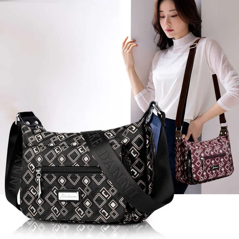 

New Mom's Travel Backpack - Middle-Aged Women's Crossbody Bag, Oxford Canvas Printed Quilted Shoulder Bag