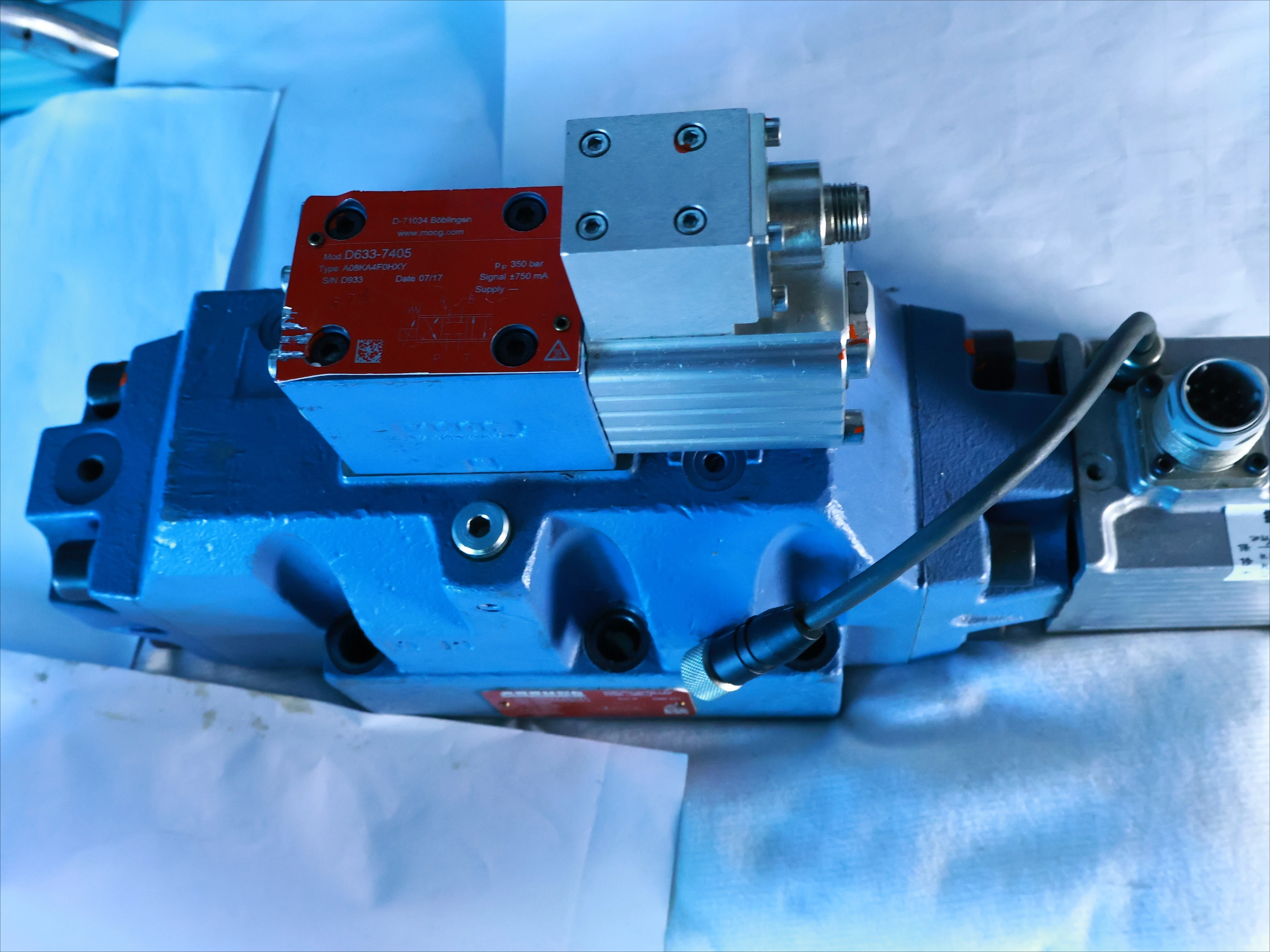 

Б/у D633-7405 для сервоклапана прямого привода MOOG D633-7405