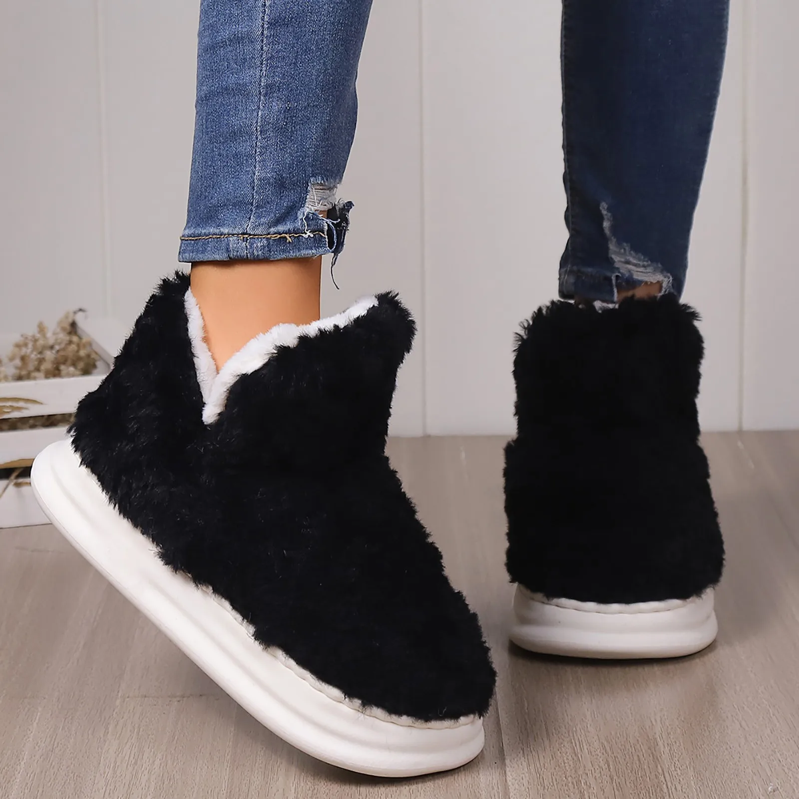 

Simple Solid Color Winter Fluffy Platform Shoes Thickened Plush Fur Warmth Household Snow Boots Cotton Women Slippers Home Boots