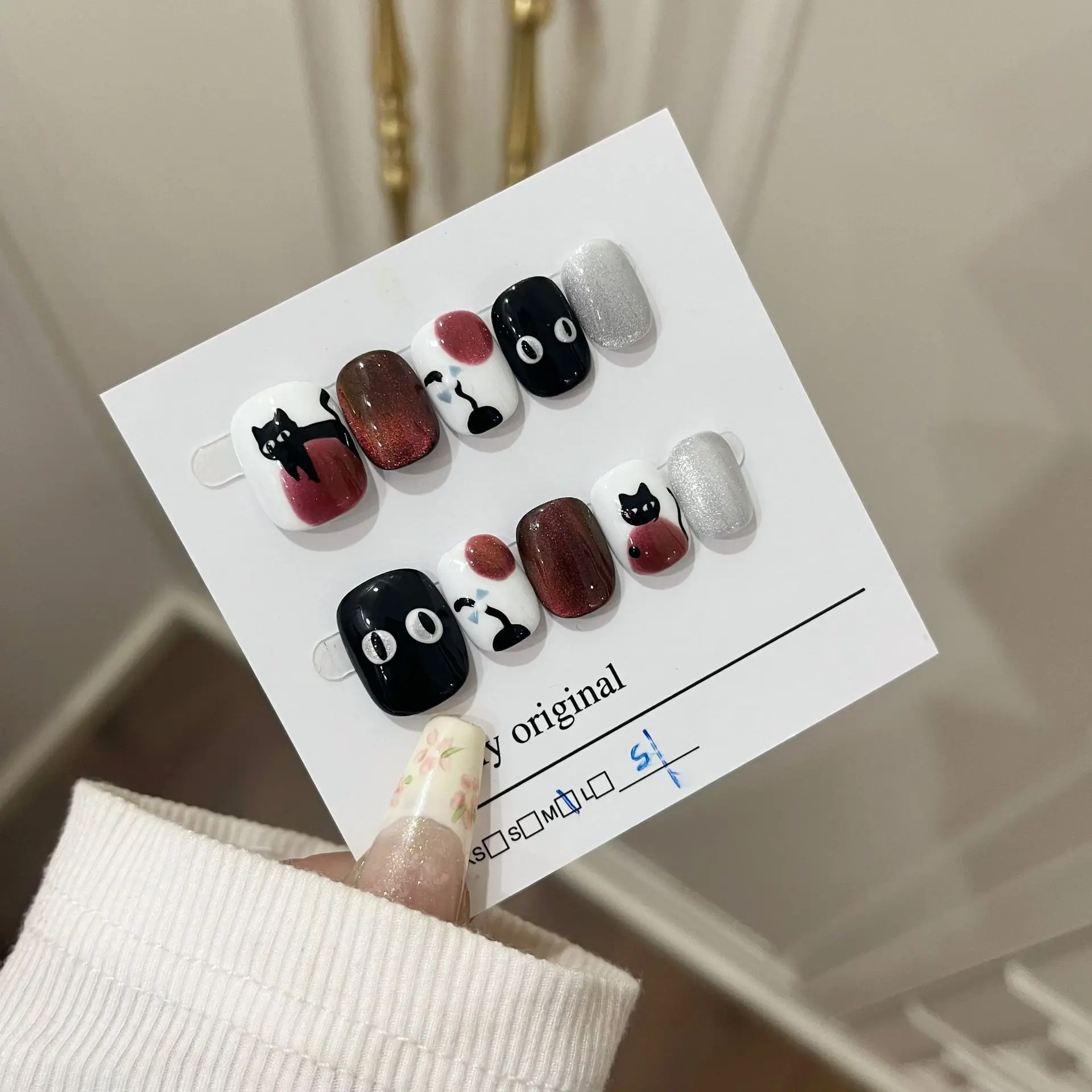 

10PCS Charming Anime Short Square Round Press on Nails Handmade Cute Black Cat False Nails Stylish Red Cat Eye Fake Nails Patch