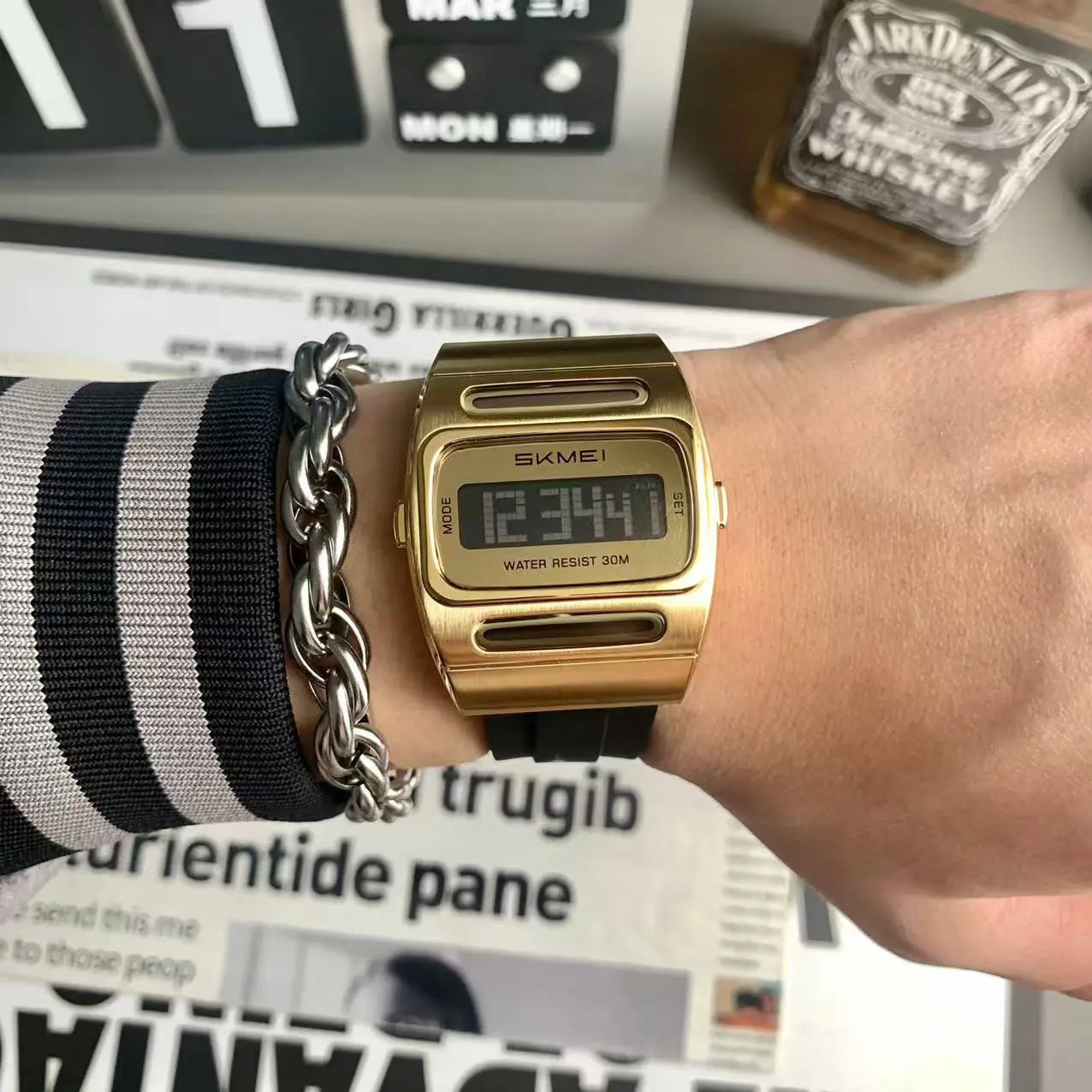 y2k retro men watch versatile multi-functional timing sports electronic watch simple luminous metal square calendar alarm clock