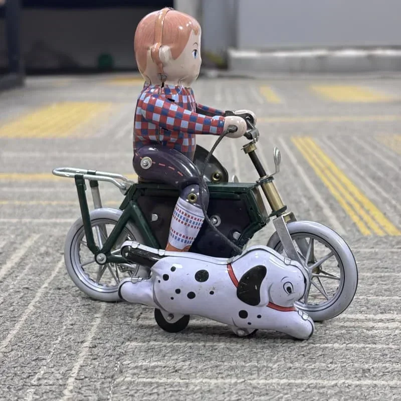 Figurines Rétro à Remonter en Métal pour Enfant et Adulte, Jouet de Collection, Le Garçon Promenade le Chien à Vélo, Moto, Horloge, Modèle, Cadeau, 18