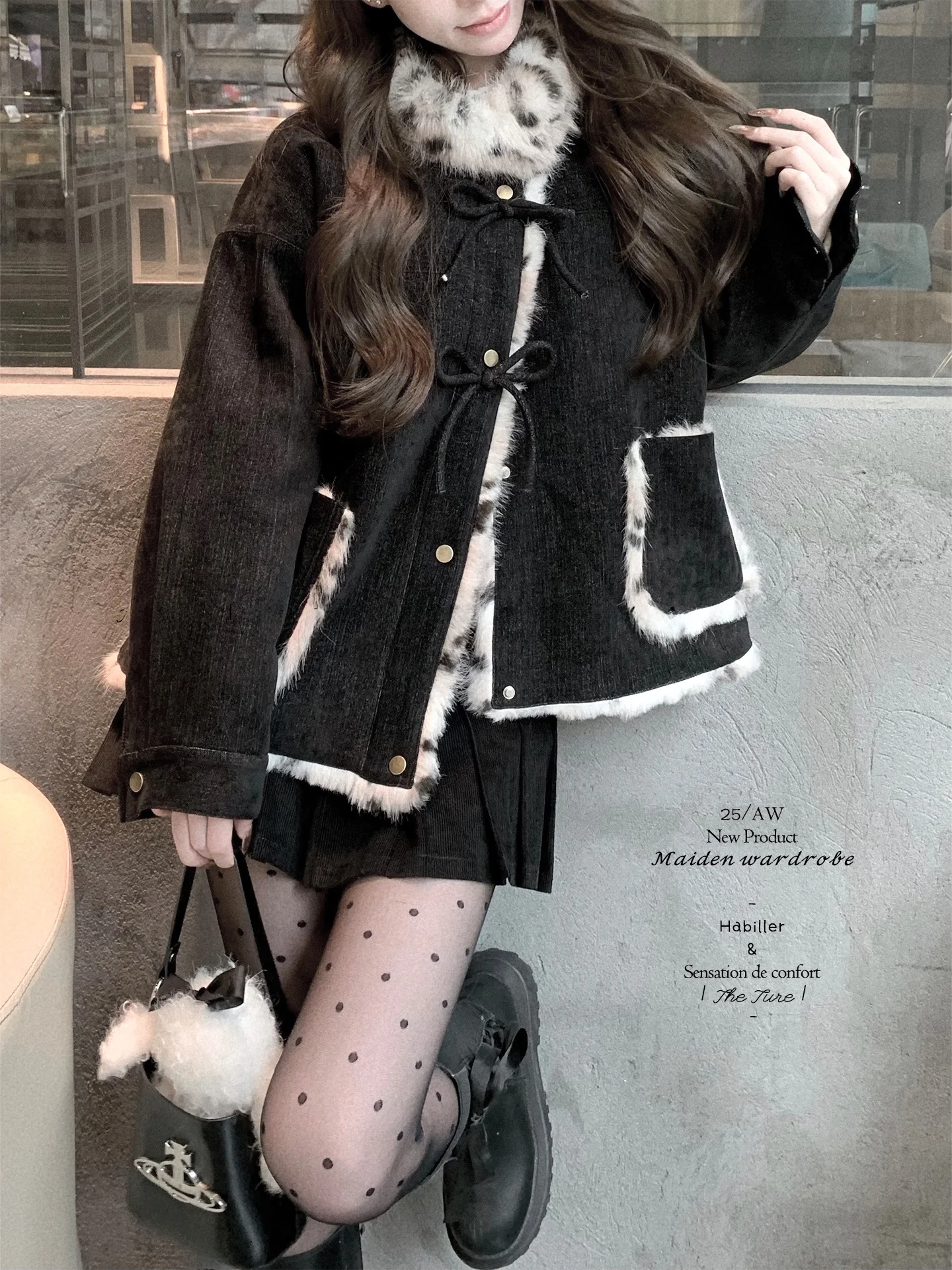 Zimowy, ocieplany płaszcz damski 2025 z ekologicznej skóry zintegrowanej z futrem, z nadrukiem w panterkę, damska kurtka w stylu college.