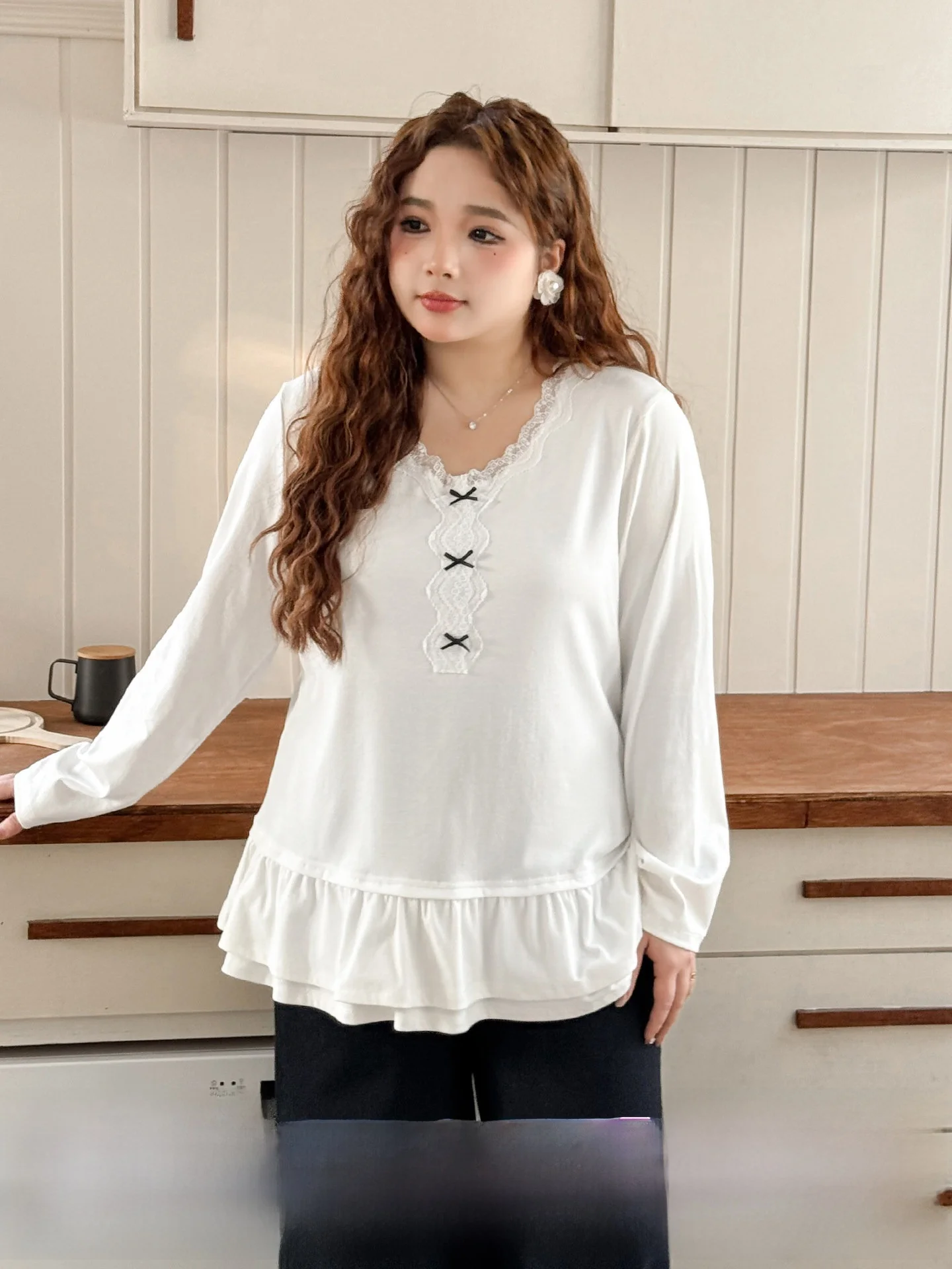 

plus Size Women's Lace Trim V-Ne Long Sve Knitted T-irt Fake Two-Piece Spring Faion Floral Casual Inner Wear
