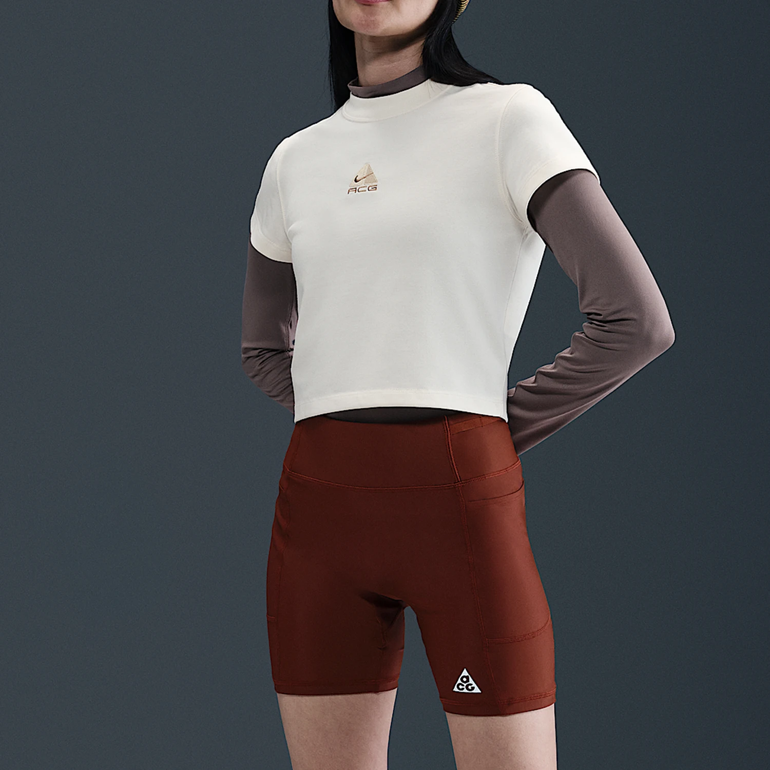 

Nike genuine Dri-FIT Women's Slim-Fit Knit Crop T-shirt HM6085-110