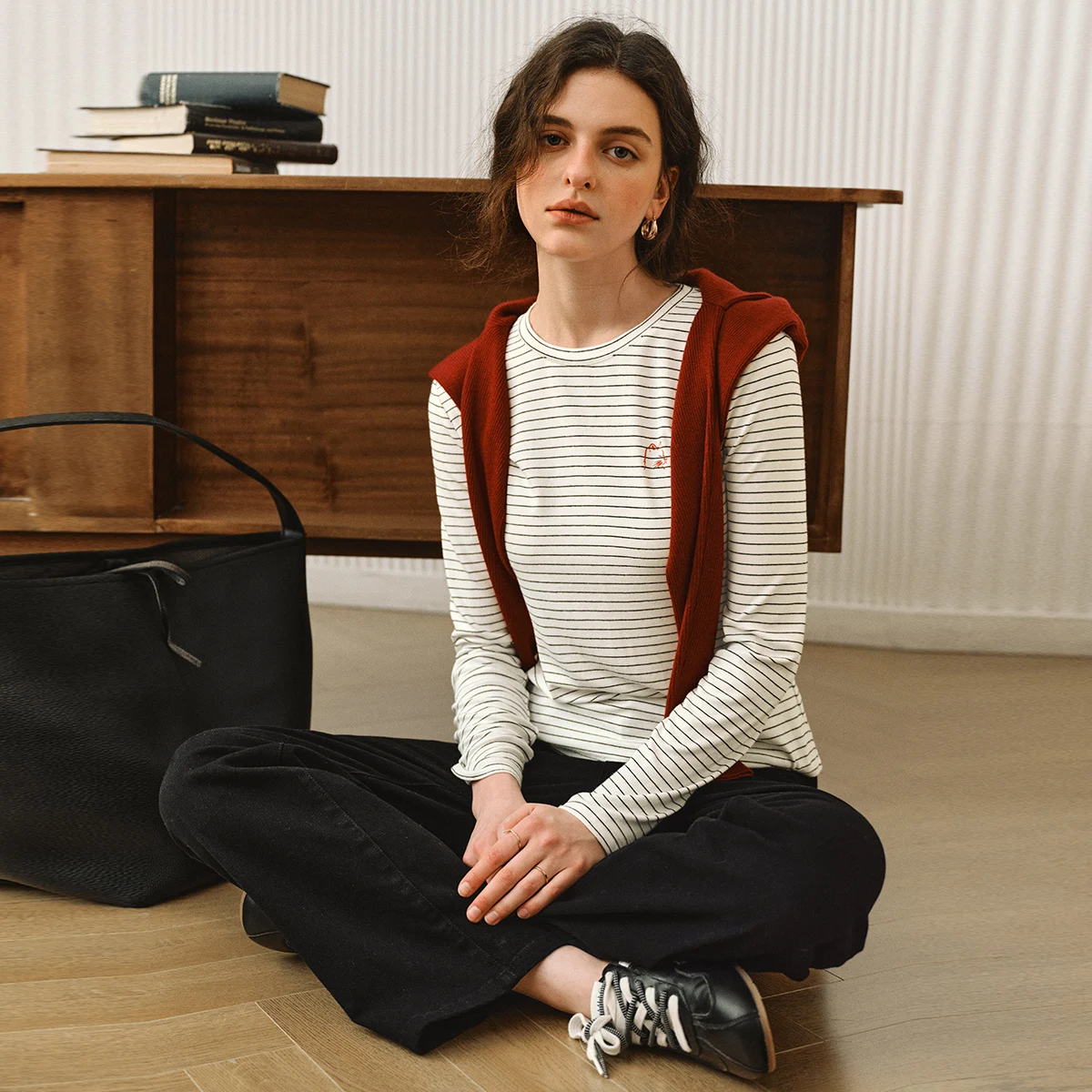 OLrain Women's Striped T-Shirts Knitted O-neck Long Sleeve Tees 2026 Autumn Slim Fit Black White Tops Female Clothes O57QT001238