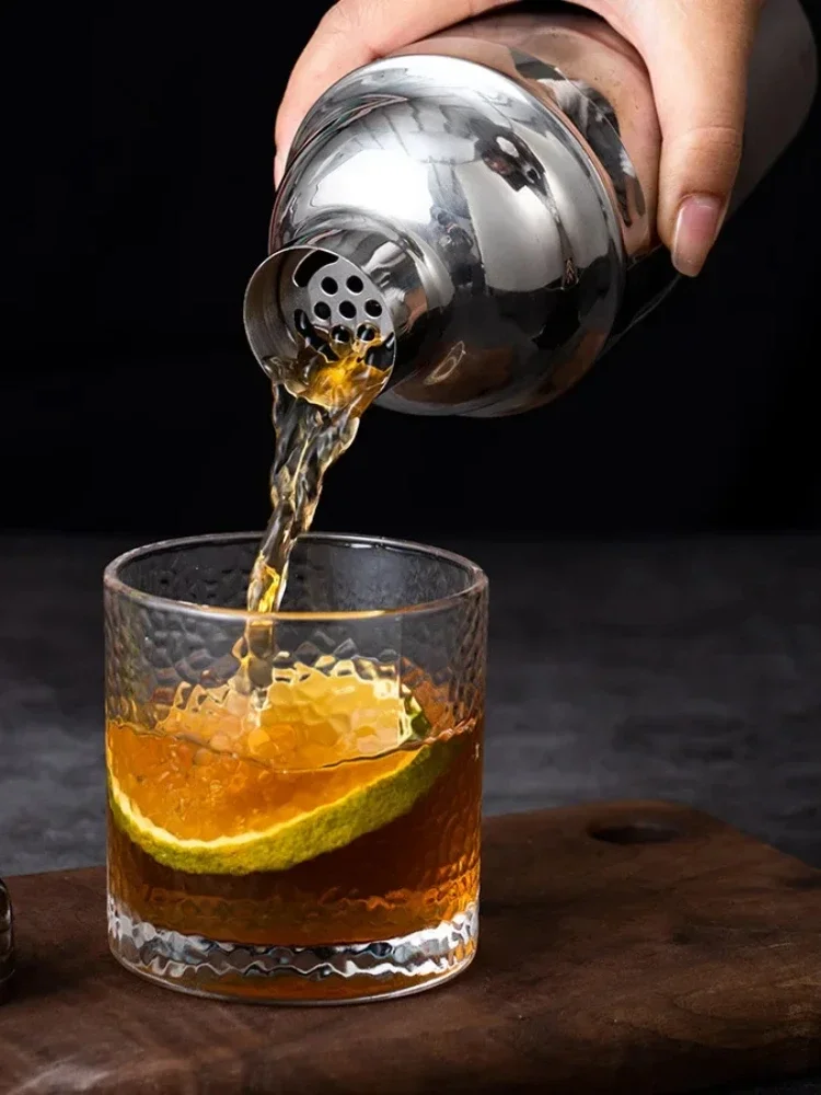 

1Pcs Stainless Steel Cocktail Shaker Bartending Tools Bartender Kit Boston Martini Sharker Drink Mixer Bottle stopper Jigger