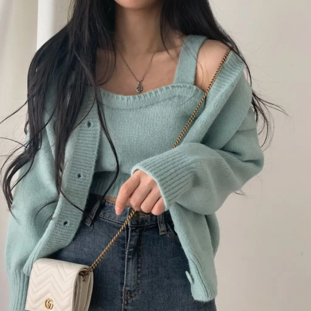 

Women's Urban Style Halter Sweater Extra Long Sleeve Creative Autumn Fashion Agent Franchise Top