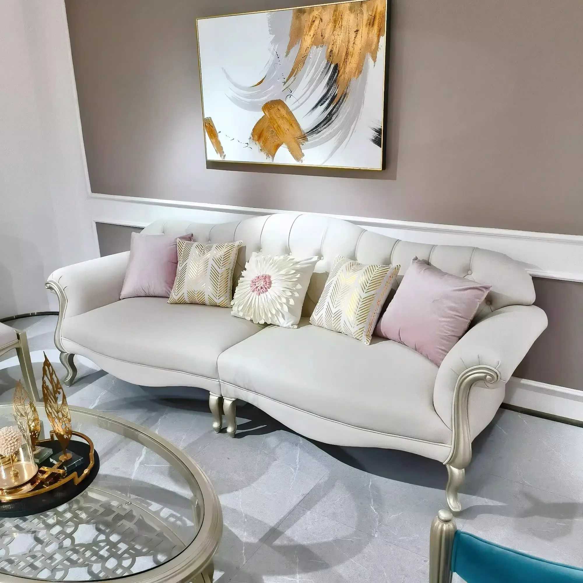 

Легкий роскошный кожаный диван прямой формы для гостиной, роскошный, современный, в стиле минимализм.